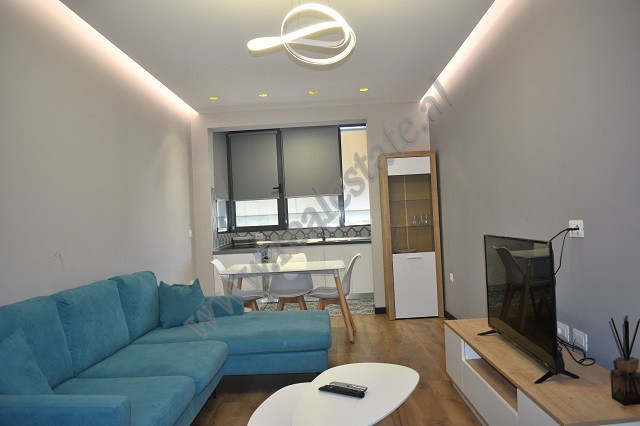 Apartament 1+1 me qera ne Rezidencen Alba ne Tirane.
Pozicionohet ne katin e 3te te nje pallati te 